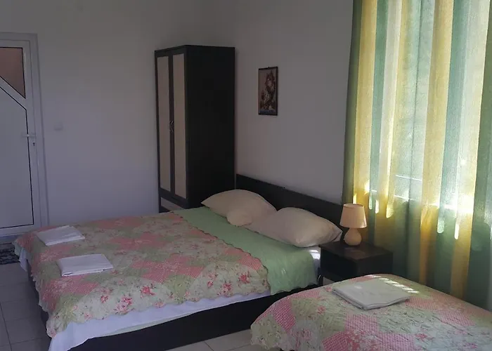 Гостевой дом на гости при силвия 3*