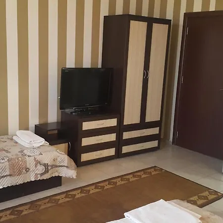 Casa de hóspedes на гости при силвия