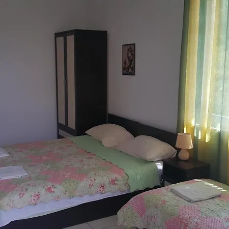 Casa de hóspedes на гости при силвия 3*