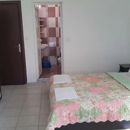 на гости при силвия Casa de hóspedes